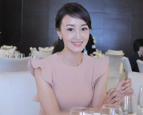 演員鐘小艾的成長之路，如何學(xué)習(xí)表演藝術(shù)成為優(yōu)秀演員？
