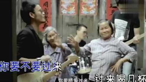 張?zhí)J葦最新客家話視頻，親情與友情的溫馨日常